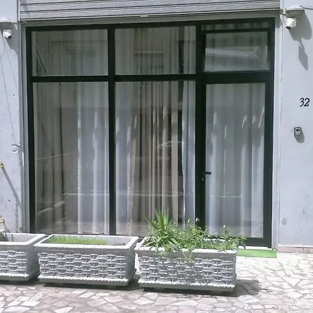 Lägenhet Little Escape - Piccola Fuga Tirana